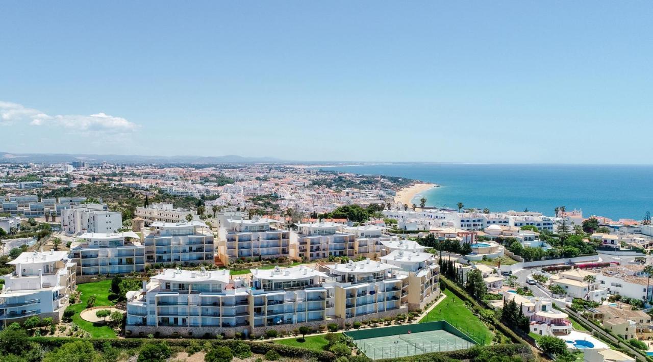 Bnb Homes Ocean View Apartment With Huge Sunny Terrace, 2 Swimming Pools & Tennis Court Albufeira Exterior foto